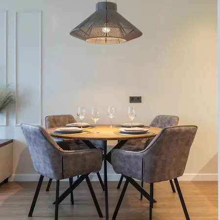 아파트 Sun In The